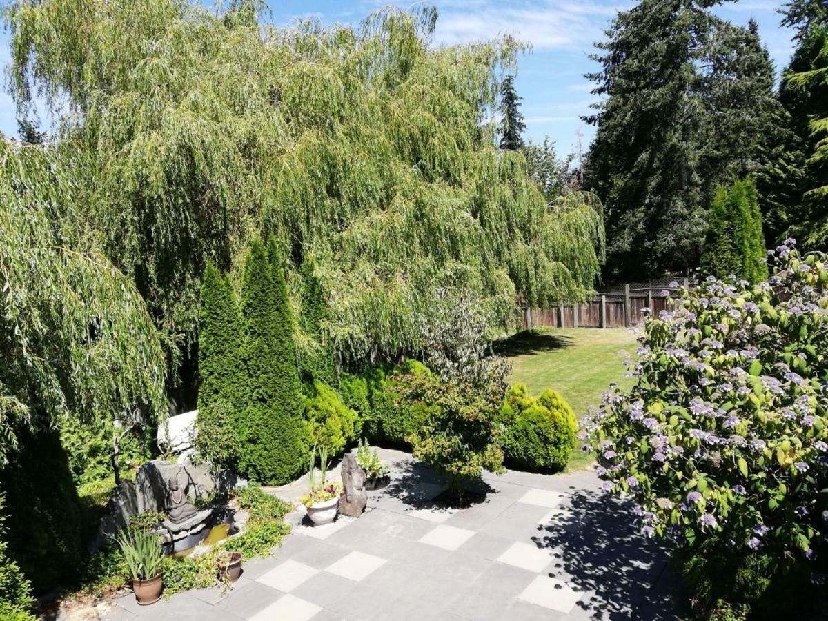 Hotel White Rock Pacific Surrey Esterno foto